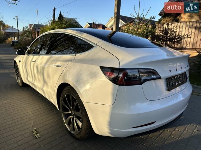 Белый Тесла Модель 3, объемом двигателя 0 л и пробегом 99 тыс. км за 19900 $, фото 10 на Automoto.ua