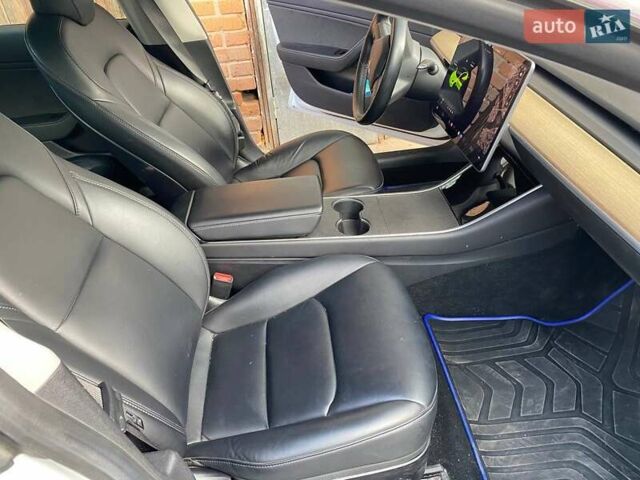 Белый Тесла Модель 3, объемом двигателя 0 л и пробегом 135 тыс. км за 18200 $, фото 5 на Automoto.ua