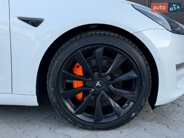 Білий Тесла Модель 3, об'ємом двигуна 0 л та пробігом 74 тис. км за 16500 $, фото 32 на Automoto.ua