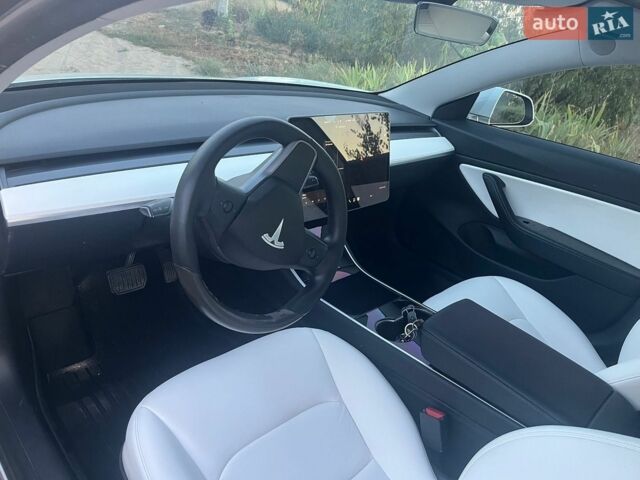 Білий Тесла Модель 3, об'ємом двигуна 0 л та пробігом 224 тис. км за 12500 $, фото 12 на Automoto.ua