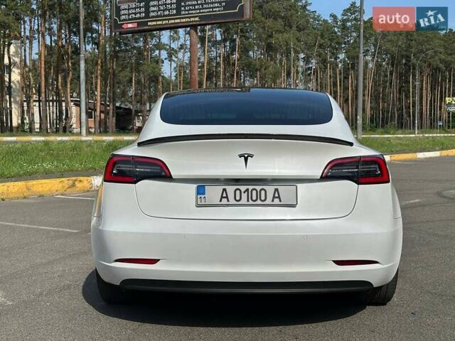 Белый Тесла Модель 3, объемом двигателя 0 л и пробегом 98 тыс. км за 16930 $, фото 3 на Automoto.ua