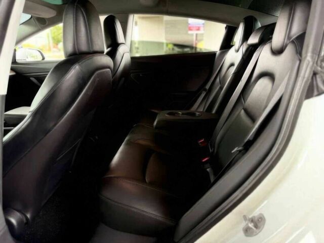 Белый Тесла Модель 3, объемом двигателя 0 л и пробегом 46 тыс. км за 10000 $, фото 14 на Automoto.ua