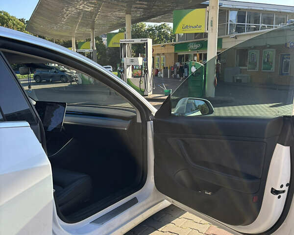 Белый Тесла Модель 3, объемом двигателя 0 л и пробегом 121 тыс. км за 19400 $, фото 22 на Automoto.ua