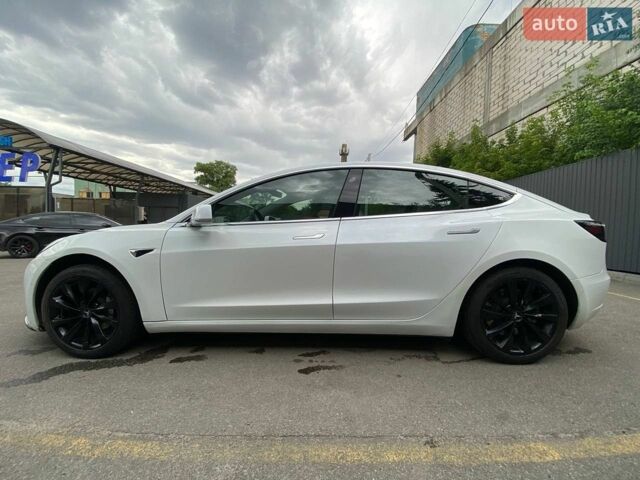 Белый Тесла Модель 3, объемом двигателя 0 л и пробегом 81 тыс. км за 15500 $, фото 6 на Automoto.ua