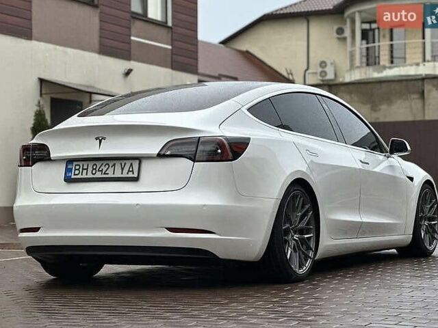 Білий Тесла Модель 3, об'ємом двигуна 0 л та пробігом 80 тис. км за 9800 $, фото 3 на Automoto.ua
