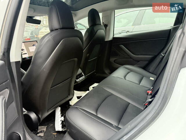 Білий Тесла Модель 3, об'ємом двигуна 0 л та пробігом 79 тис. км за 15200 $, фото 12 на Automoto.ua