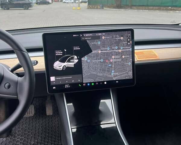 Белый Тесла Модель 3, объемом двигателя 0 л и пробегом 36 тыс. км за 16000 $, фото 2 на Automoto.ua