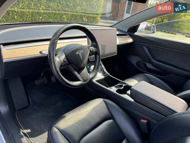 Белый Тесла Модель 3, объемом двигателя 0 л и пробегом 103 тыс. км за 17700 $, фото 53 на Automoto.ua