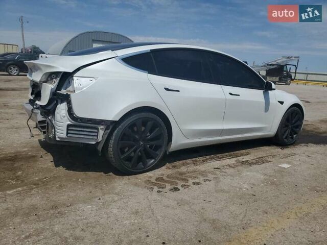 Білий Тесла Модель 3, об'ємом двигуна 0 л та пробігом 46 тис. км за 5200 $, фото 2 на Automoto.ua