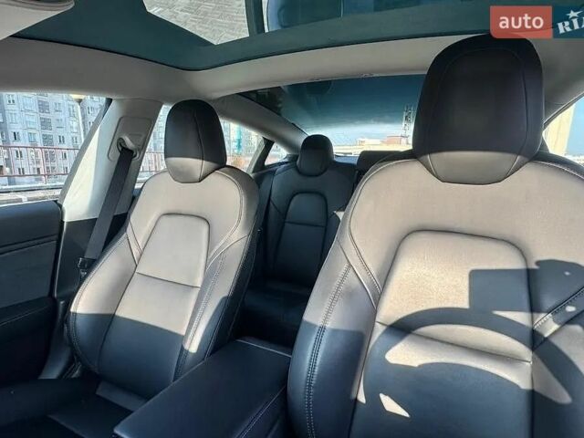 Білий Тесла Модель 3, об'ємом двигуна 0 л та пробігом 75 тис. км за 14500 $, фото 17 на Automoto.ua