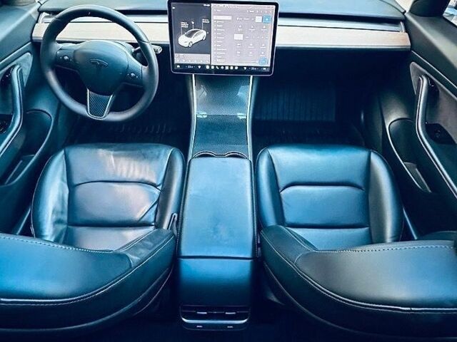 Белый Тесла Модель 3, объемом двигателя 0 л и пробегом 130 тыс. км за 17500 $, фото 11 на Automoto.ua
