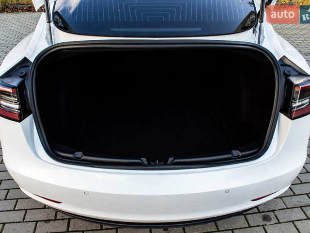 Білий Тесла Модель 3, об'ємом двигуна 0 л та пробігом 146 тис. км за 17500 $, фото 9 на Automoto.ua