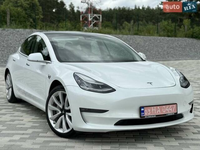 Белый Тесла Модель 3, объемом двигателя 0 л и пробегом 203 тыс. км за 17300 $, фото 3 на Automoto.ua