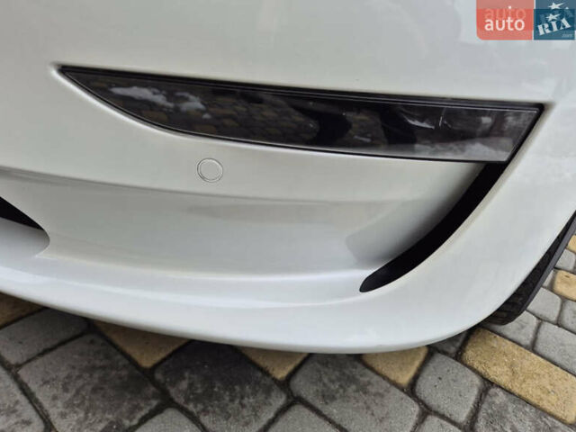 Білий Тесла Модель 3, об'ємом двигуна 0 л та пробігом 87 тис. км за 20700 $, фото 8 на Automoto.ua