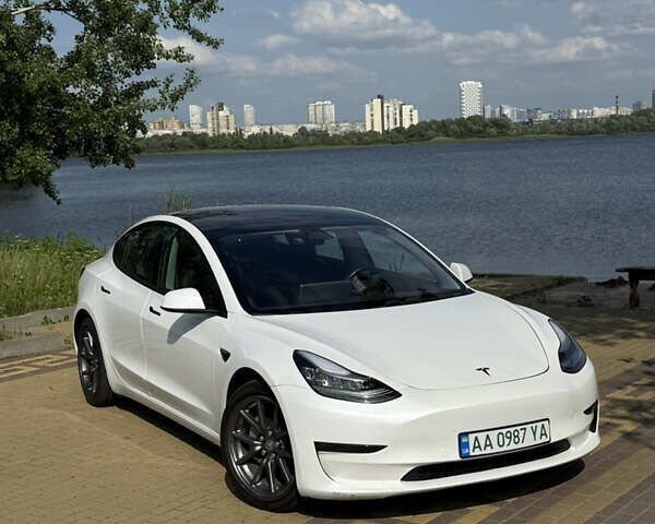 Белый Тесла Модель 3, объемом двигателя 0 л и пробегом 101 тыс. км за 14600 $, фото 10 на Automoto.ua