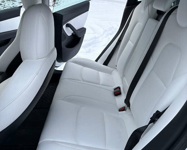 Білий Тесла Модель 3, об'ємом двигуна 0 л та пробігом 96 тис. км за 19000 $, фото 13 на Automoto.ua