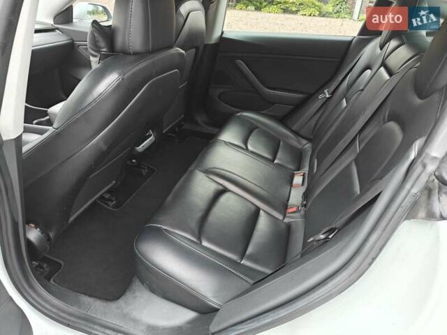 Білий Тесла Модель 3, об'ємом двигуна 0 л та пробігом 137 тис. км за 18600 $, фото 21 на Automoto.ua