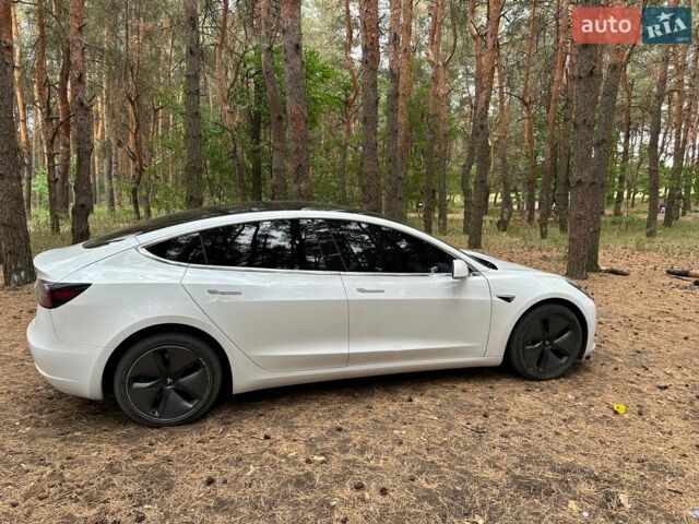 Білий Тесла Модель 3, об'ємом двигуна 0 л та пробігом 140 тис. км за 17999 $, фото 4 на Automoto.ua