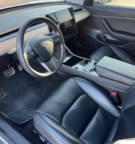 Білий Тесла Модель 3, об'ємом двигуна 0 л та пробігом 155 тис. км за 16300 $, фото 14 на Automoto.ua