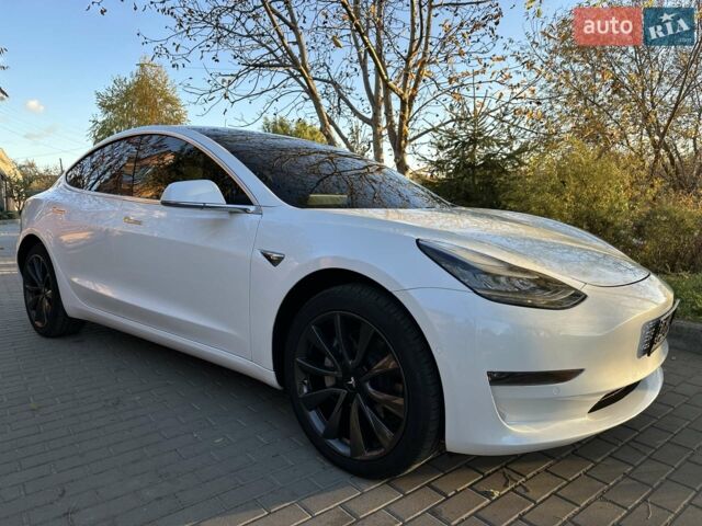 Белый Тесла Модель 3, объемом двигателя 0 л и пробегом 99 тыс. км за 19900 $, фото 46 на Automoto.ua