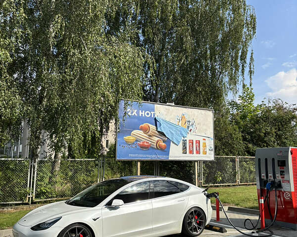 Белый Тесла Модель 3, объемом двигателя 0 л и пробегом 121 тыс. км за 19400 $, фото 31 на Automoto.ua