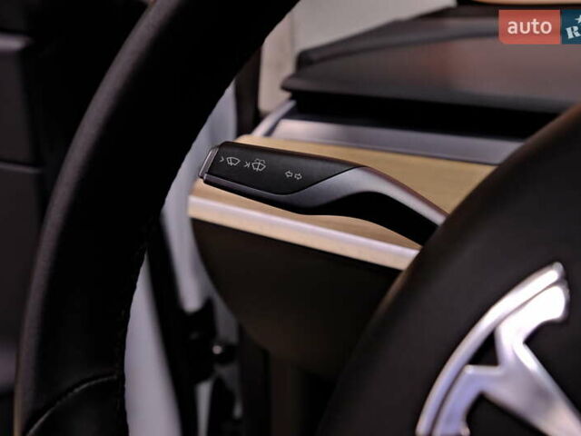 Белый Тесла Модель 3, объемом двигателя 0 л и пробегом 54 тыс. км за 15900 $, фото 22 на Automoto.ua