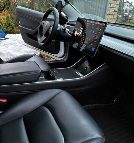 Белый Тесла Модель 3, объемом двигателя 0 л и пробегом 74 тыс. км за 16000 $, фото 8 на Automoto.ua