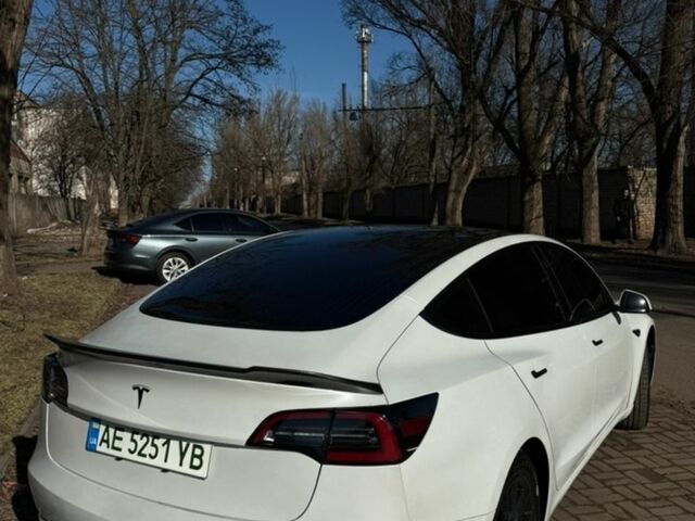 Білий Тесла Модель 3, об'ємом двигуна 0 л та пробігом 138 тис. км за 17000 $, фото 3 на Automoto.ua
