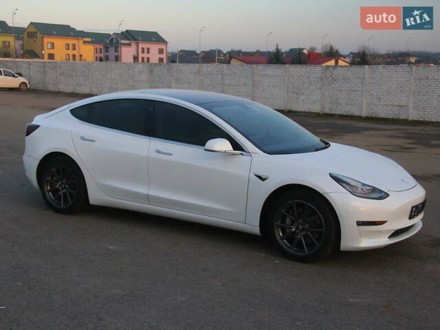 Белый Тесла Модель 3, объемом двигателя 0 л и пробегом 133 тыс. км за 17500 $, фото 5 на Automoto.ua