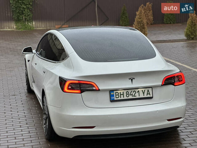 Білий Тесла Модель 3, об'ємом двигуна 0 л та пробігом 198 тис. км за 18700 $, фото 9 на Automoto.ua