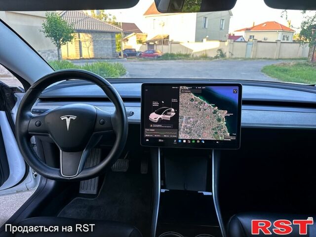 Белый Тесла Модель 3, объемом двигателя 0.34 л и пробегом 111 тыс. км за 16700 $, фото 7 на Automoto.ua