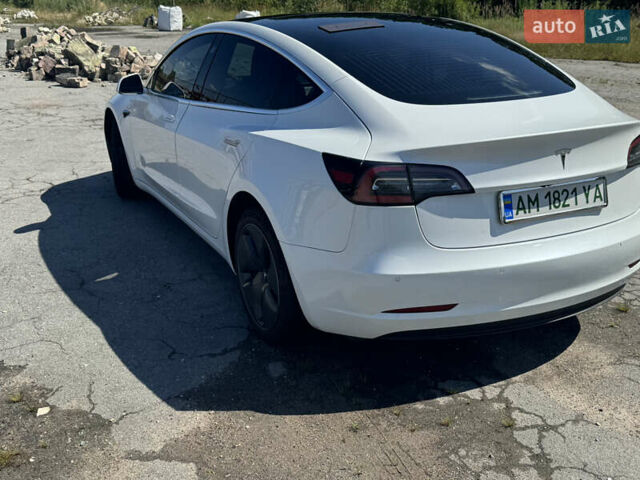 Белый Тесла Модель 3, объемом двигателя 0 л и пробегом 150 тыс. км за 14999 $, фото 6 на Automoto.ua