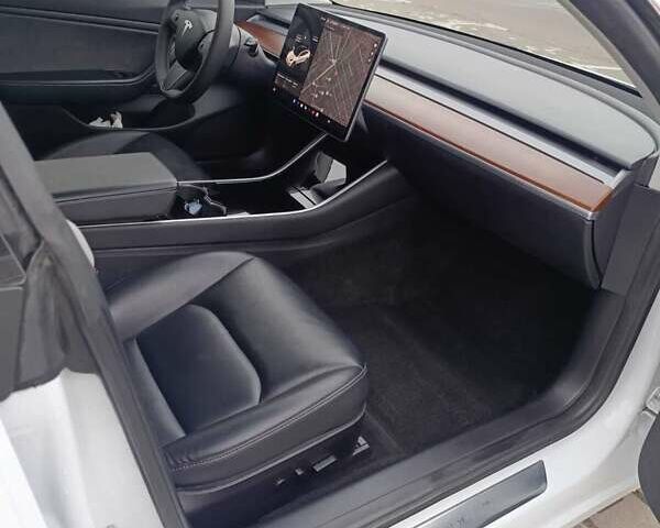 Білий Тесла Модель 3, об'ємом двигуна 0 л та пробігом 151 тис. км за 17300 $, фото 20 на Automoto.ua