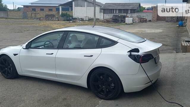 Белый Тесла Модель 3, объемом двигателя 0 л и пробегом 75 тыс. км за 25799 $, фото 21 на Automoto.ua