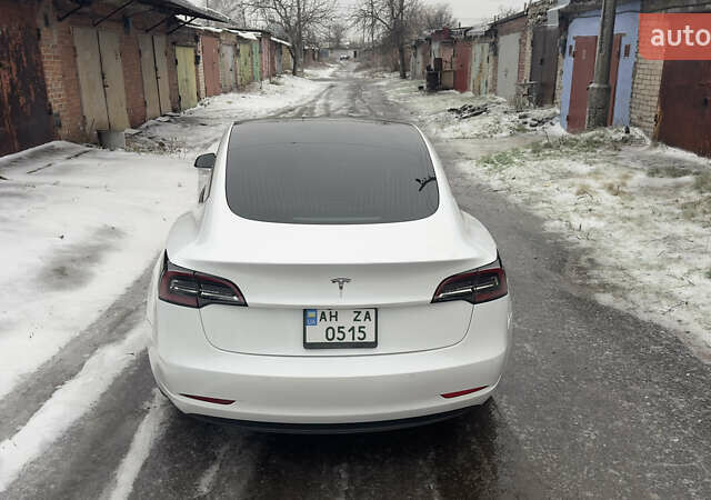 Белый Тесла Модель 3, объемом двигателя 0 л и пробегом 96 тыс. км за 25200 $, фото 9 на Automoto.ua