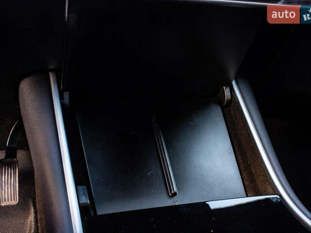 Белый Тесла Модель 3, объемом двигателя 0 л и пробегом 146 тыс. км за 17500 $, фото 37 на Automoto.ua