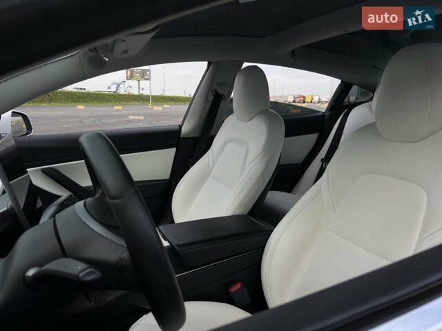 Белый Тесла Модель 3, объемом двигателя 0 л и пробегом 115 тыс. км за 17300 $, фото 14 на Automoto.ua