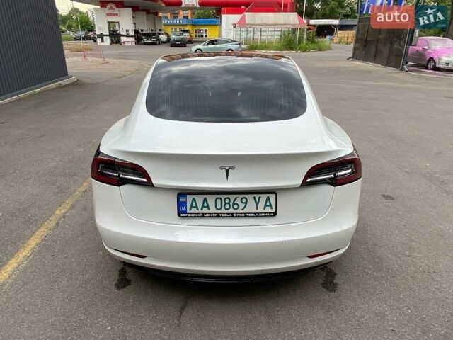 Белый Тесла Модель 3, объемом двигателя 0 л и пробегом 81 тыс. км за 15500 $, фото 4 на Automoto.ua