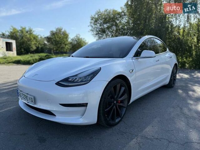 Белый Тесла Модель 3, объемом двигателя 0 л и пробегом 57 тыс. км за 21000 $, фото 55 на Automoto.ua