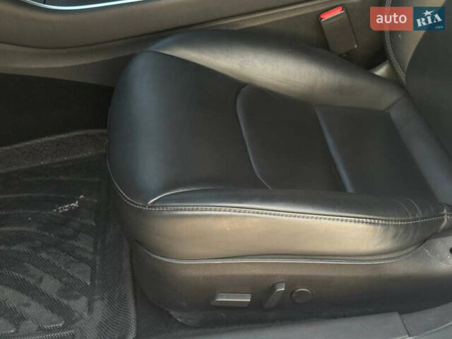 Белый Тесла Модель 3, объемом двигателя 0 л и пробегом 190 тыс. км за 15950 $, фото 30 на Automoto.ua