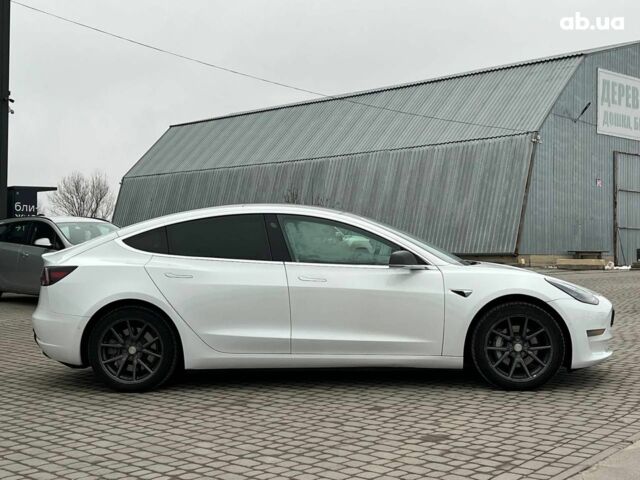 Білий Тесла Модель 3, об'ємом двигуна 0 л та пробігом 203 тис. км за 12000 $, фото 8 на Automoto.ua