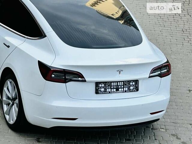 Білий Тесла Модель 3, об'ємом двигуна 0 л та пробігом 17 тис. км за 28200 $, фото 70 на Automoto.ua