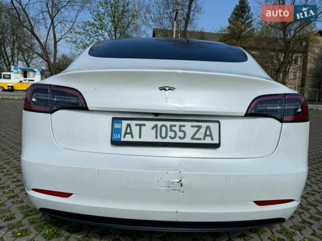 Белый Тесла Модель 3, объемом двигателя 0 л и пробегом 100 тыс. км за 13900 $, фото 17 на Automoto.ua