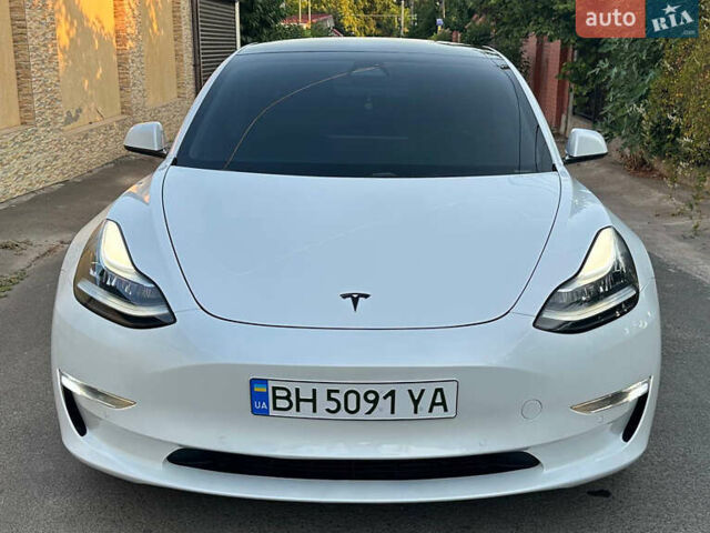 Білий Тесла Модель 3, об'ємом двигуна 0 л та пробігом 88 тис. км за 21999 $, фото 7 на Automoto.ua