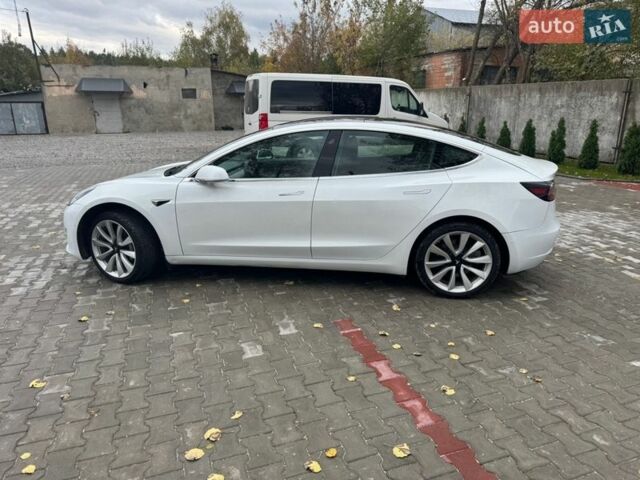 Белый Тесла Модель 3, объемом двигателя 0 л и пробегом 157 тыс. км за 15500 $, фото 1 на Automoto.ua