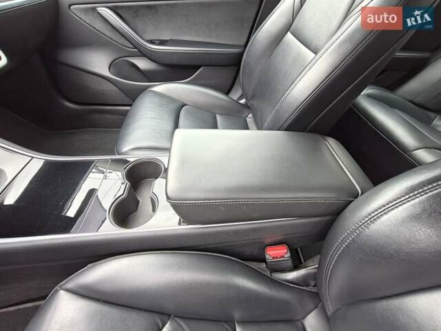Білий Тесла Модель 3, об'ємом двигуна 0 л та пробігом 137 тис. км за 18600 $, фото 36 на Automoto.ua