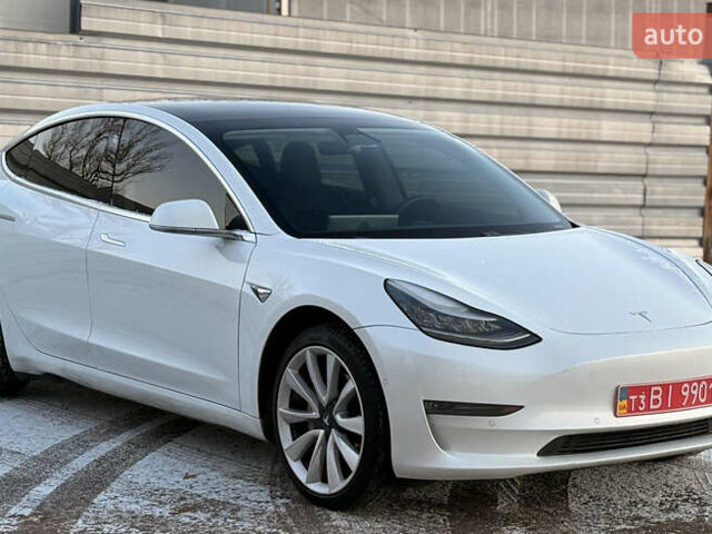 Білий Тесла Модель 3, об'ємом двигуна 0 л та пробігом 208 тис. км за 14300 $, фото 5 на Automoto.ua
