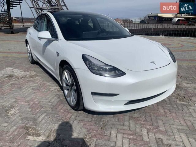 Білий Тесла Модель 3, об'ємом двигуна 0 л та пробігом 167 тис. км за 25500 $, фото 5 на Automoto.ua