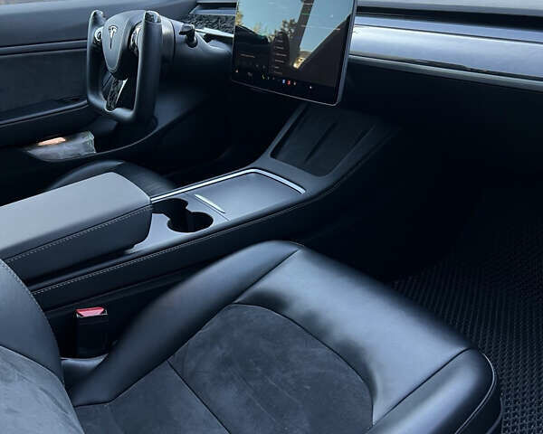 Білий Тесла Модель 3, об'ємом двигуна 0 л та пробігом 70 тис. км за 22500 $, фото 26 на Automoto.ua