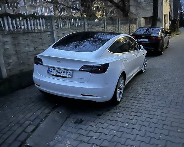 Белый Тесла Модель 3, объемом двигателя 0 л и пробегом 122 тыс. км за 19350 $, фото 2 на Automoto.ua
